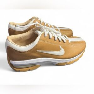 Nwot Nike Sports Performance Golf Shoes size 7